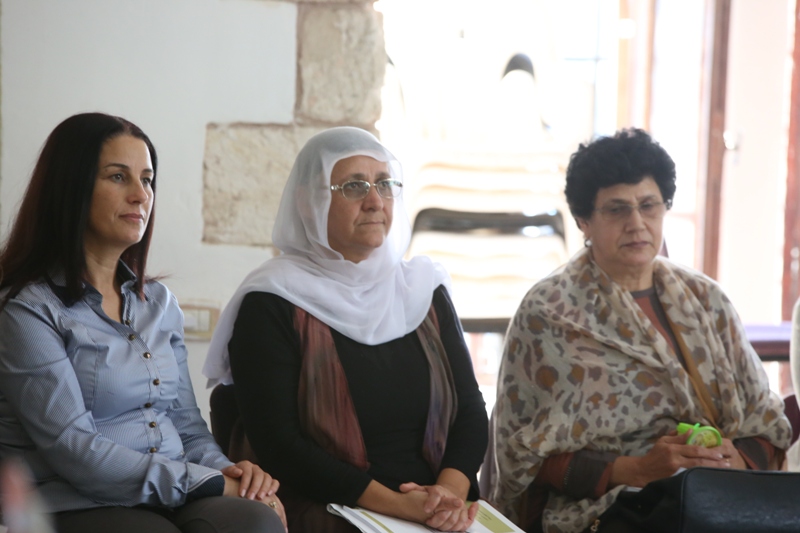 أهل و- كيان-تنظيم نسوي تختتمان دورة تدريبية لقيادات نسائية في مجال التنظيم المجتمعي 